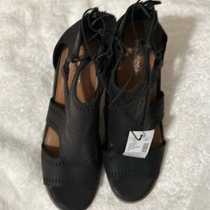 Pair of size 9 dress shoes from Maurice